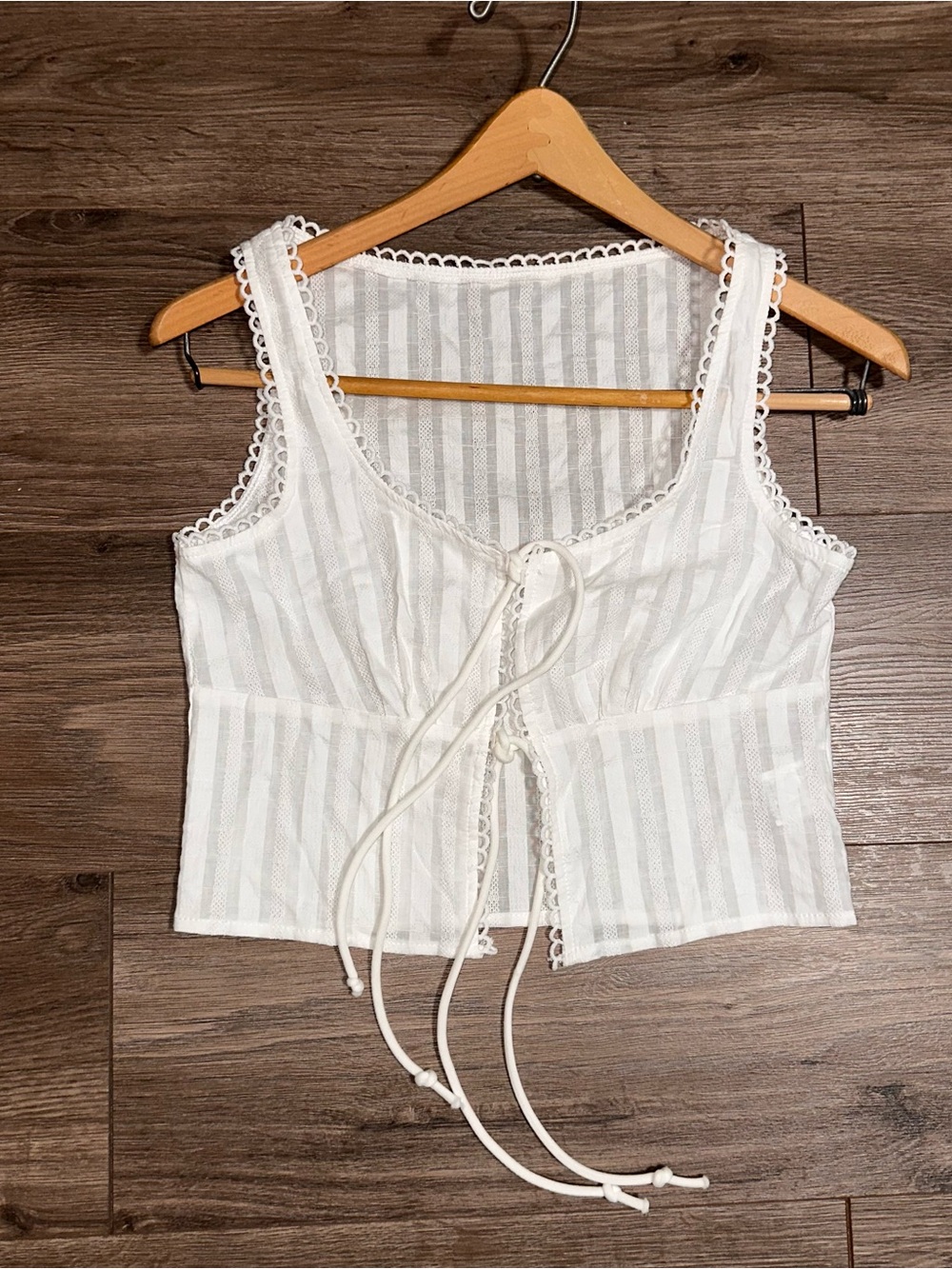 White Cotton Cropped Camisole Top 
Lace-Trim